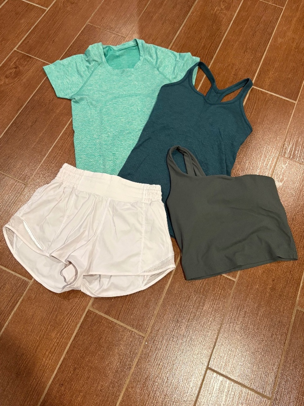 lululemon clothing bundle swiftly shirt ebb to street tank bra and shorts size 4